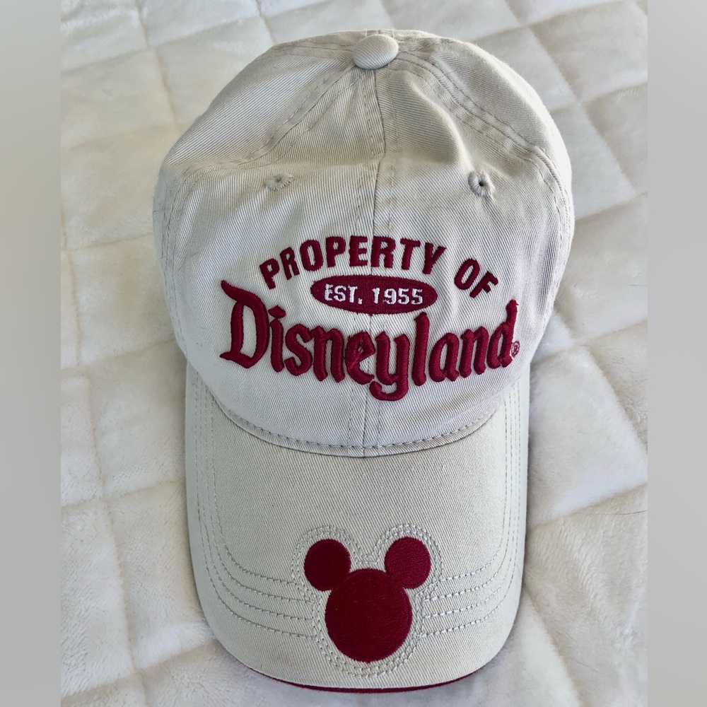 DISNEYLAND RESORT baseball cap in like new condition